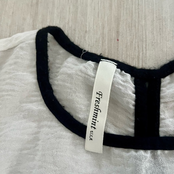 Women’s tops bundle - Picture 8 of 10